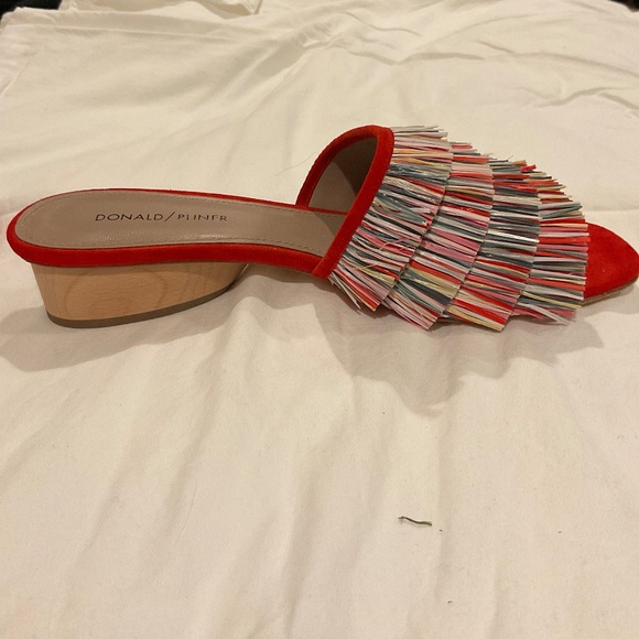 Donald Pliner red suede/multi-color raffia fringe slides size 9.5 - Picture 4 of 4